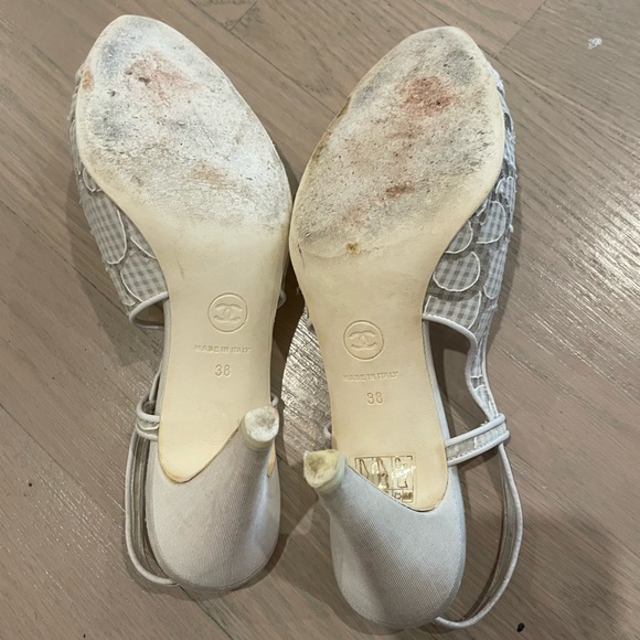 Chanel size 38 white lace slingbacks - Picture 4 of 4